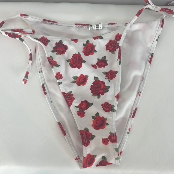 Forever 21 🌹 rose string bikini bottoms - Picture 2 of 5